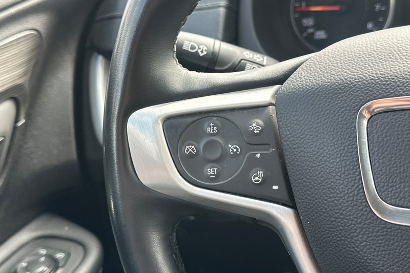 GMC Terrain Vehicle Full-screen Gallery Image 36