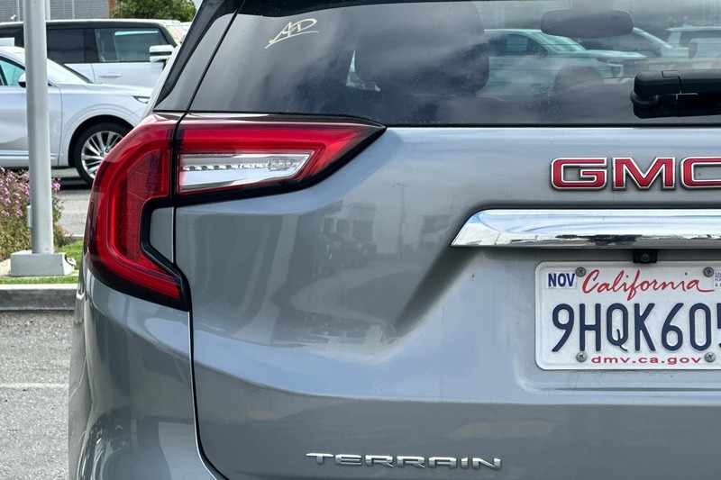 GMC Terrain Vehicle Full-screen Gallery Image 47