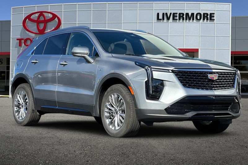 Cadillac XT4 Vehicle Full-screen Gallery Image 02