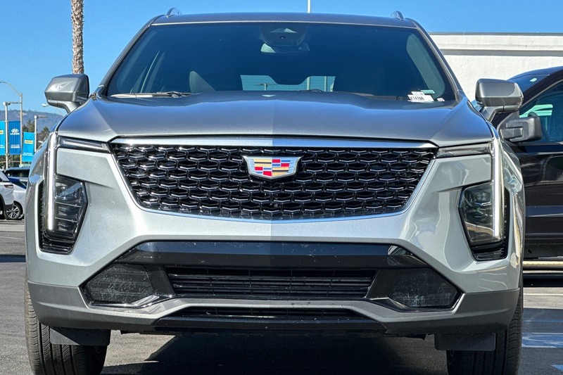 Cadillac XT4 Vehicle Full-screen Gallery Image 09