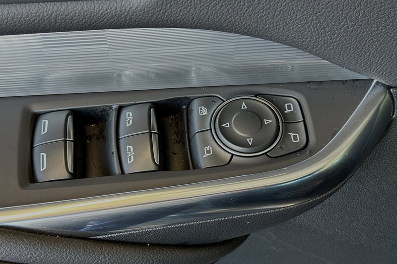 Cadillac XT4 Vehicle Full-screen Gallery Image 12
