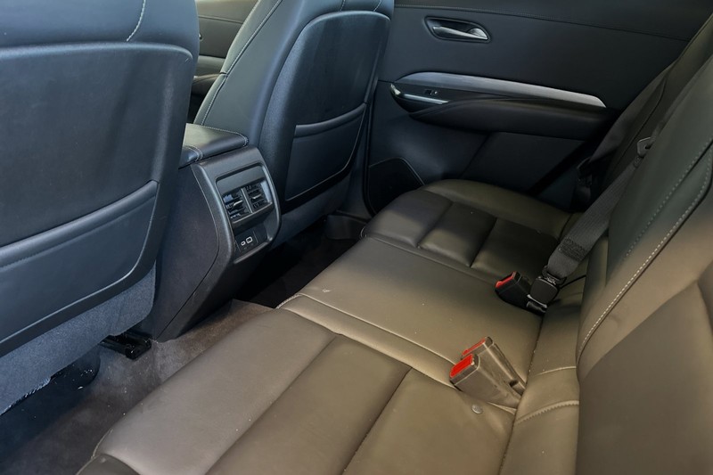Cadillac XT4 Vehicle Full-screen Gallery Image 14