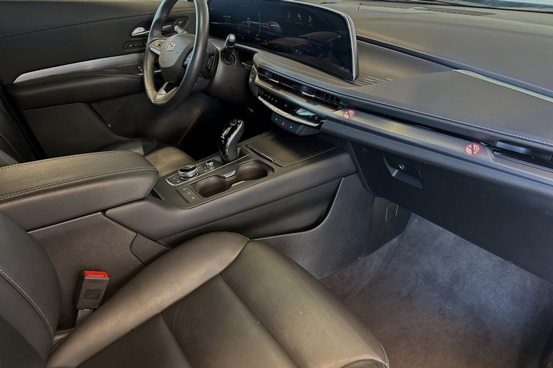 Cadillac XT4 Vehicle Full-screen Gallery Image 18