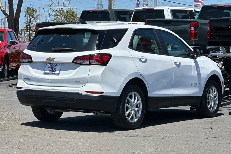 Chevrolet Equinox Vehicle Full-screen Gallery Image 04
