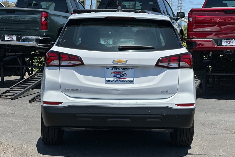 Chevrolet Equinox Vehicle Full-screen Gallery Image 05