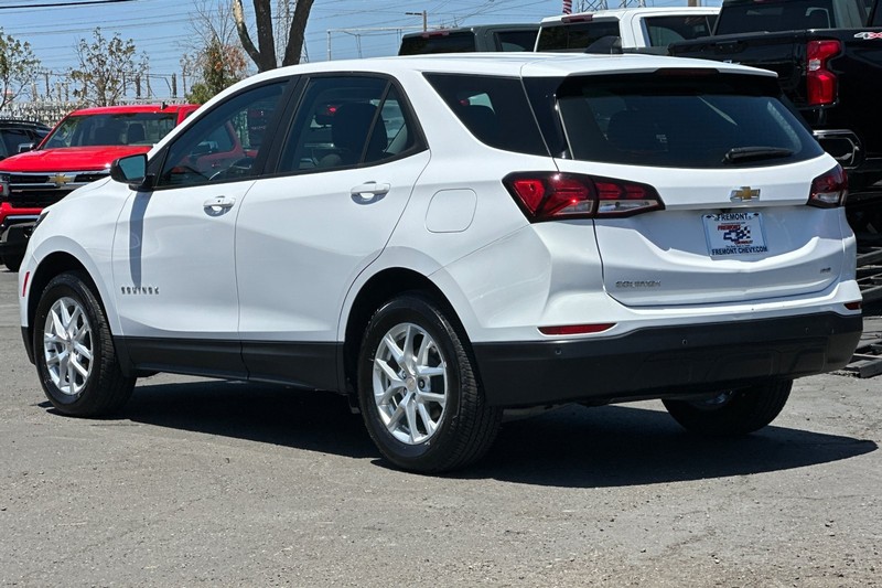 Chevrolet Equinox Vehicle Full-screen Gallery Image 06