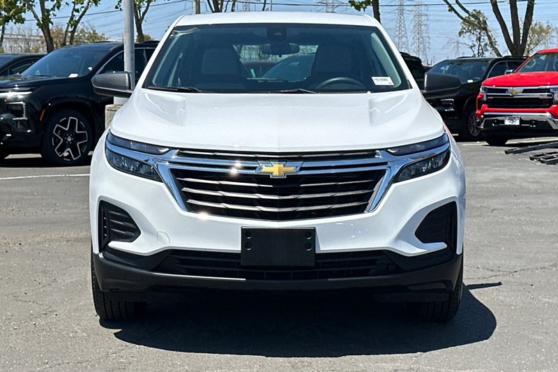 Chevrolet Equinox Vehicle Full-screen Gallery Image 09