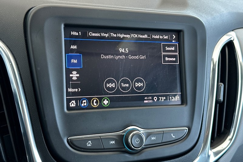 Chevrolet Equinox Vehicle Full-screen Gallery Image 25