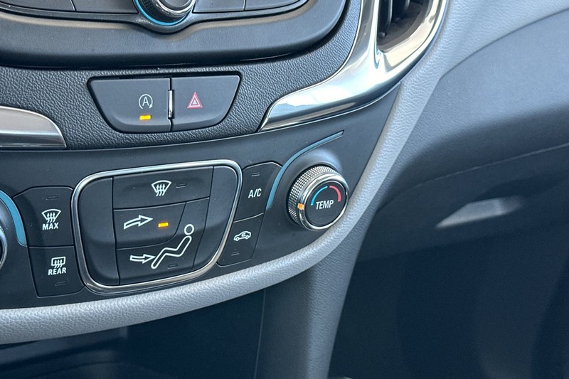 Chevrolet Equinox Vehicle Full-screen Gallery Image 29