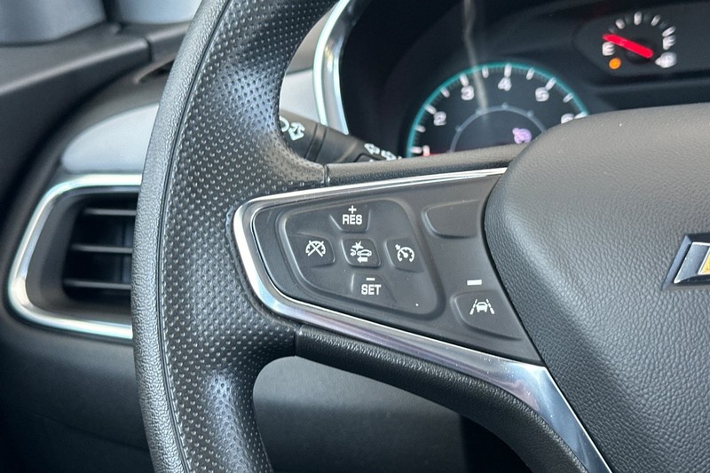 Chevrolet Equinox Vehicle Full-screen Gallery Image 35