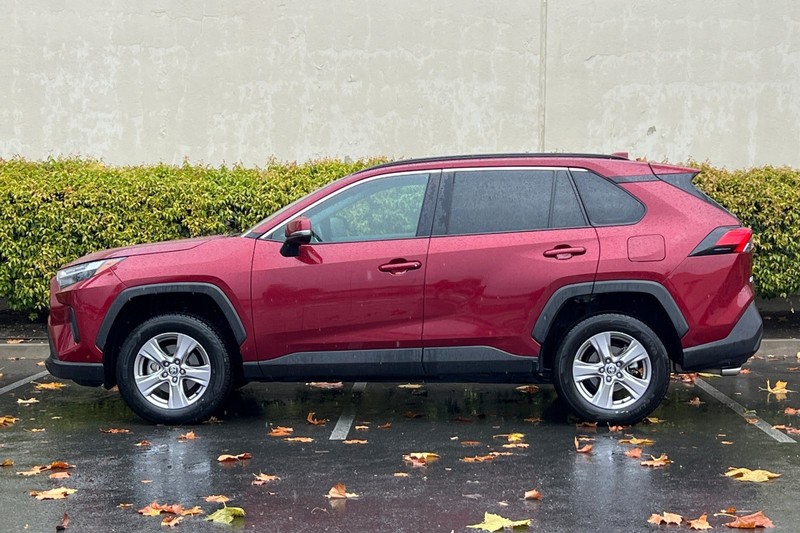 Toyota RAV4 Vehicle Full-screen Gallery Image 07