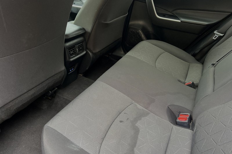 Toyota RAV4 Vehicle Full-screen Gallery Image 14
