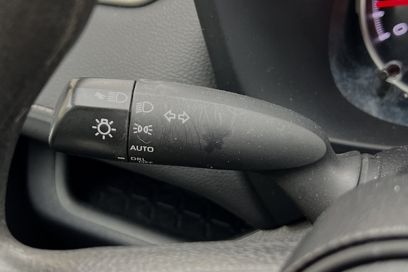 Toyota RAV4 Vehicle Full-screen Gallery Image 37