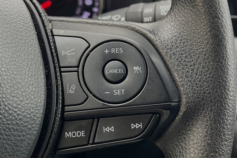 Toyota RAV4 Vehicle Full-screen Gallery Image 38