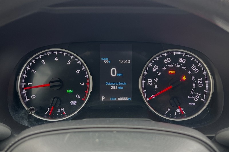 Toyota RAV4 Vehicle Full-screen Gallery Image 40