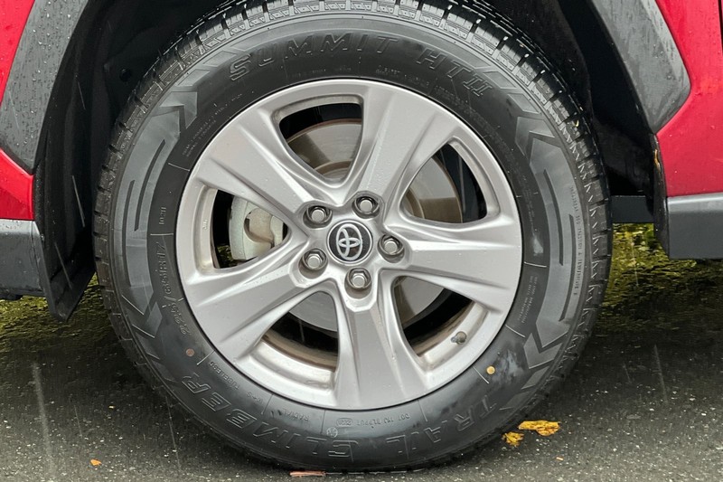Toyota RAV4 Vehicle Full-screen Gallery Image 45