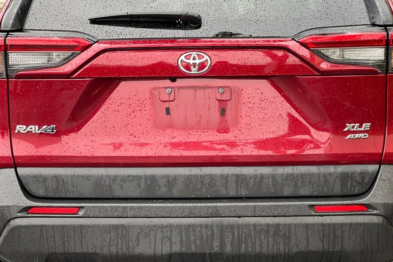 Toyota RAV4 Vehicle Full-screen Gallery Image 49