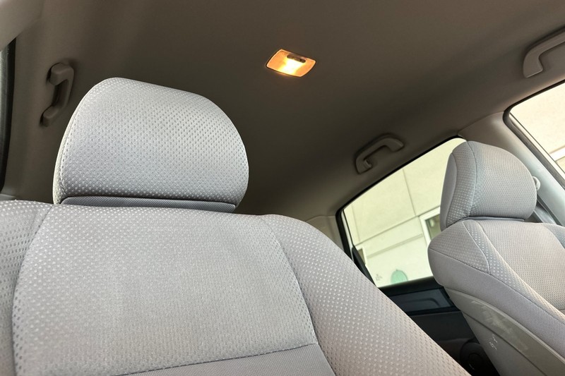 Honda CR-V Vehicle Full-screen Gallery Image 19