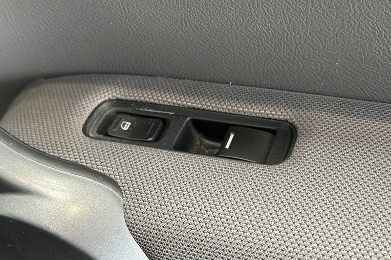 Honda CR-V Vehicle Full-screen Gallery Image 21