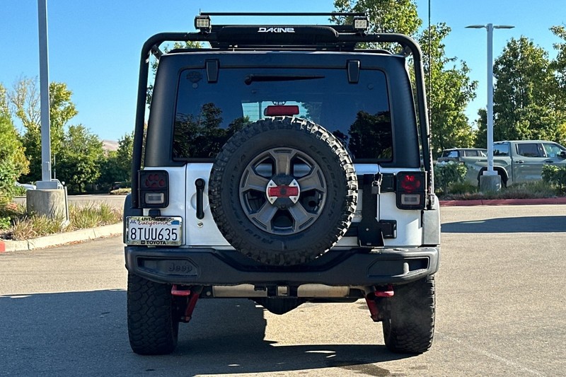 Jeep Wrangler Unlimited Vehicle Full-screen Gallery Image 05