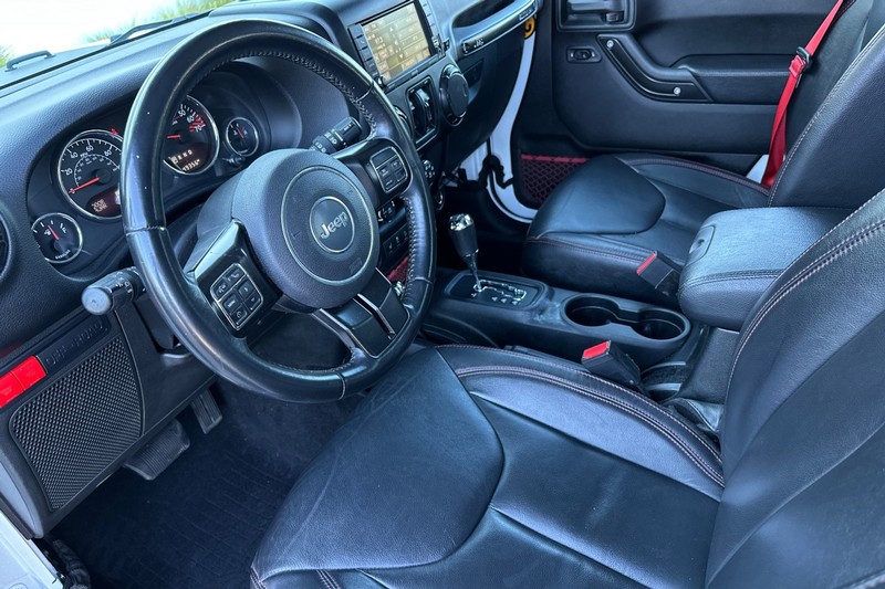 Jeep Wrangler Unlimited Vehicle Full-screen Gallery Image 10