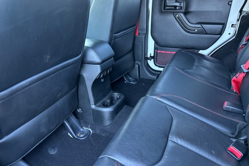 Jeep Wrangler Unlimited Vehicle Full-screen Gallery Image 14