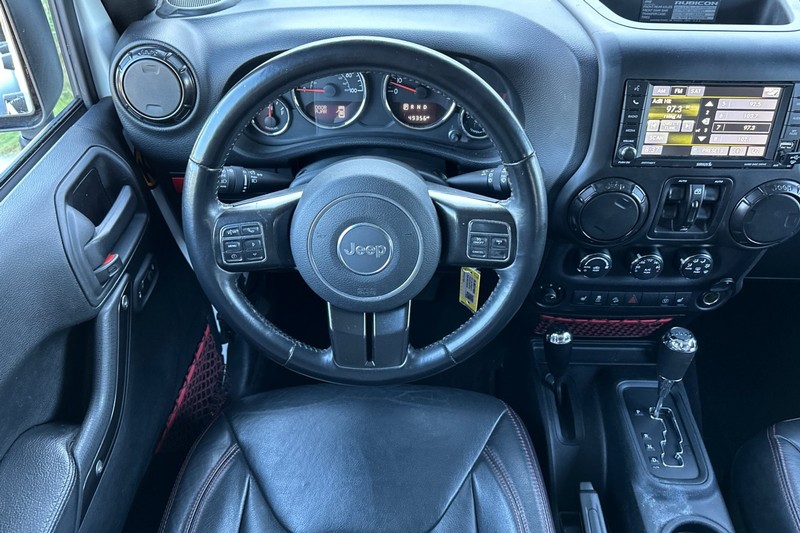 Jeep Wrangler Unlimited Vehicle Full-screen Gallery Image 16