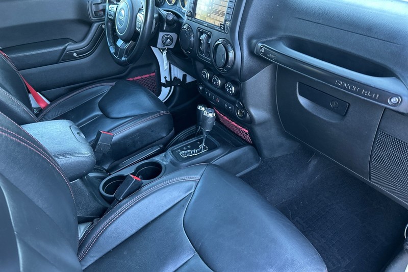 Jeep Wrangler Unlimited Vehicle Full-screen Gallery Image 19