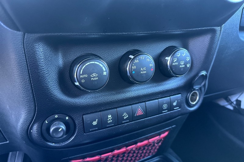 Jeep Wrangler Unlimited Vehicle Full-screen Gallery Image 27