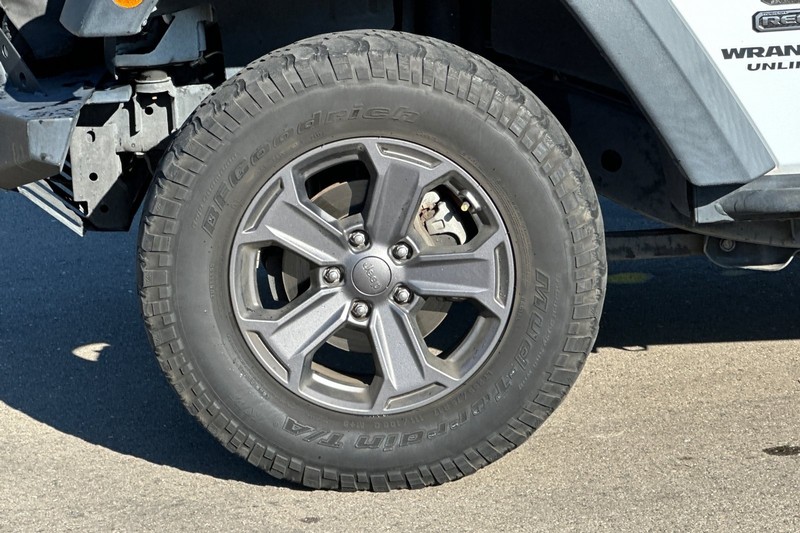 Jeep Wrangler Unlimited Vehicle Full-screen Gallery Image 40