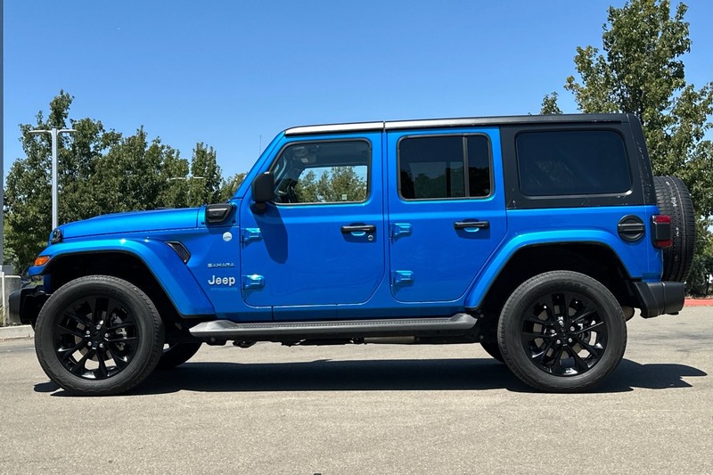 Jeep Wrangler Vehicle Full-screen Gallery Image 07