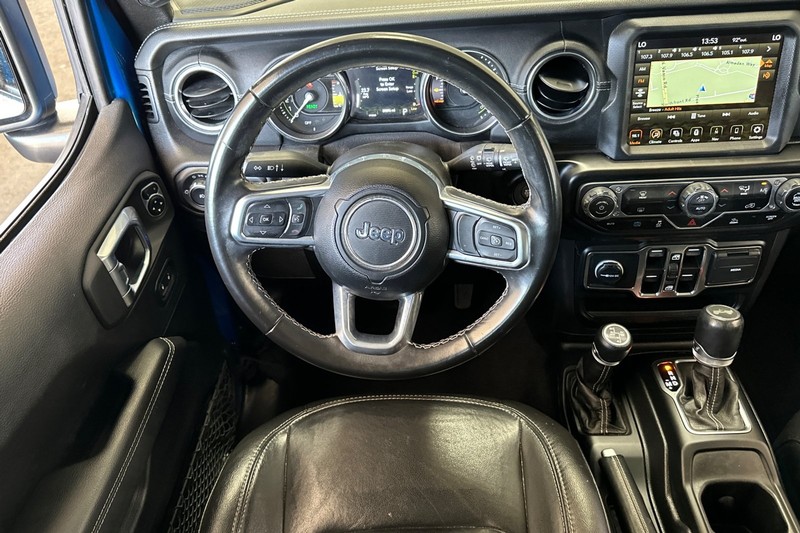 Jeep Wrangler Vehicle Full-screen Gallery Image 16