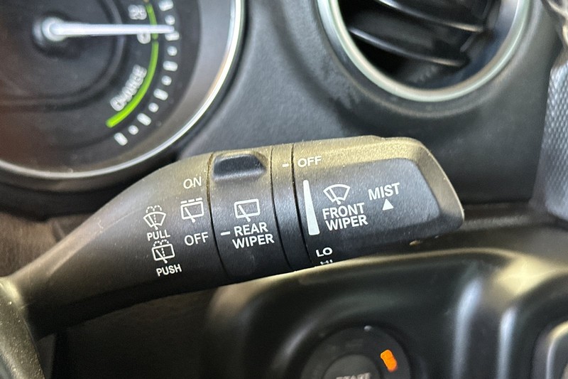 Jeep Wrangler Vehicle Full-screen Gallery Image 37