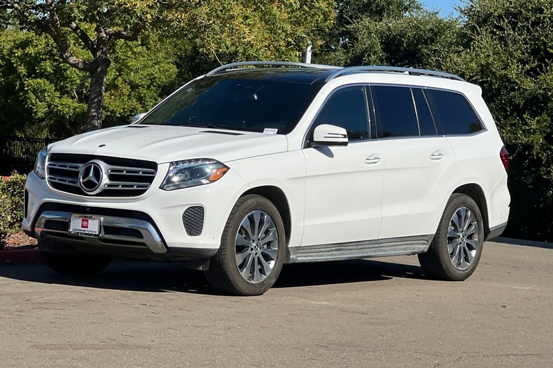 Mercedes-Benz GLS Vehicle Full-screen Gallery Image 08