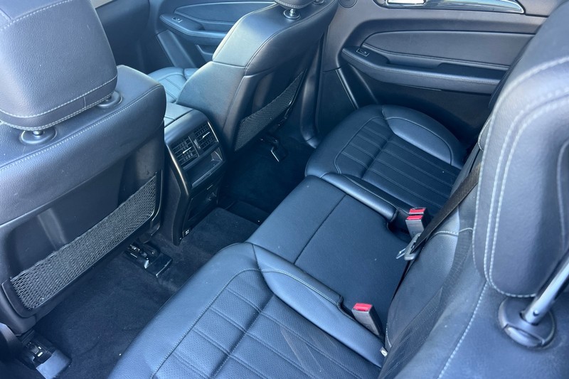 Mercedes-Benz GLS Vehicle Full-screen Gallery Image 14