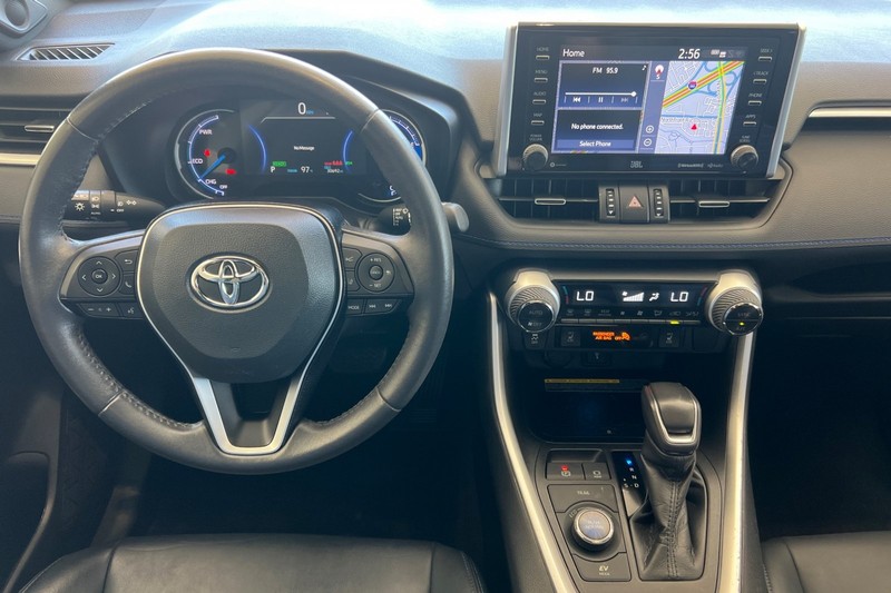 Toyota RAV4 Hybrid Vehicle Full-screen Gallery Image 16