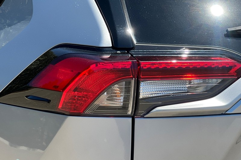Toyota RAV4 Hybrid Vehicle Full-screen Gallery Image 50