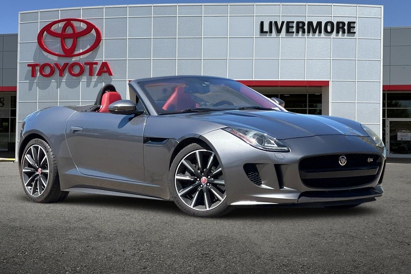 Jaguar F-TYPE Vehicle Full-screen Gallery Image 02
