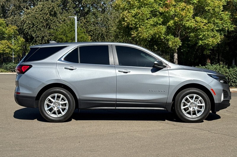 Chevrolet Equinox Vehicle Full-screen Gallery Image 03