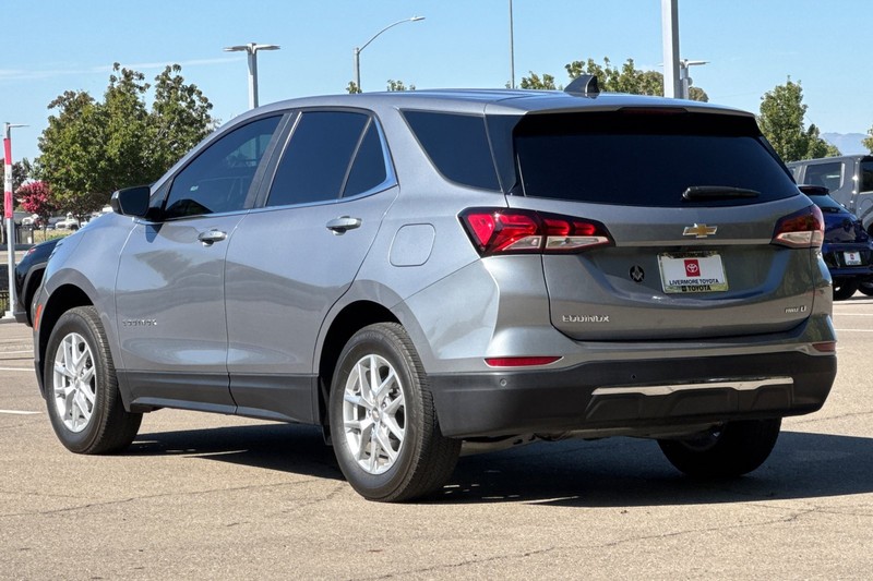 Chevrolet Equinox Vehicle Full-screen Gallery Image 06