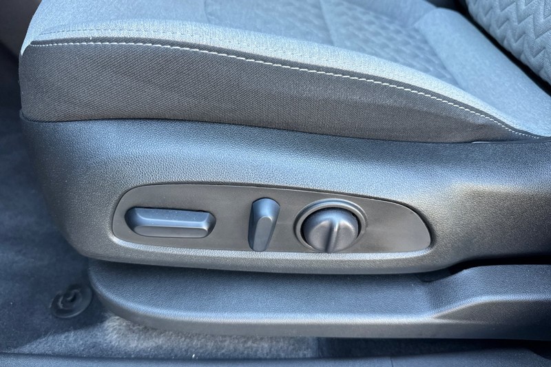 Chevrolet Equinox Vehicle Full-screen Gallery Image 13
