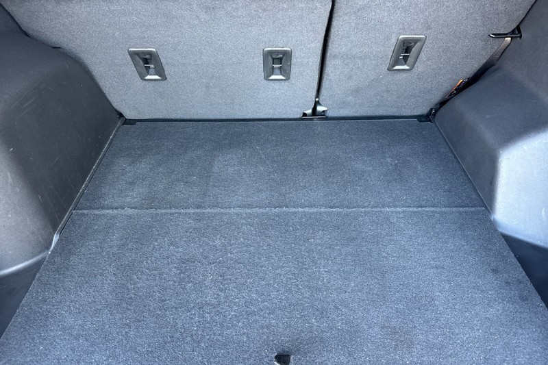 Chevrolet Equinox Vehicle Full-screen Gallery Image 17