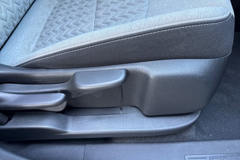 Chevrolet Equinox Vehicle Full-screen Gallery Image 23
