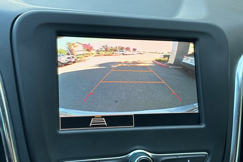 Chevrolet Equinox Vehicle Full-screen Gallery Image 27