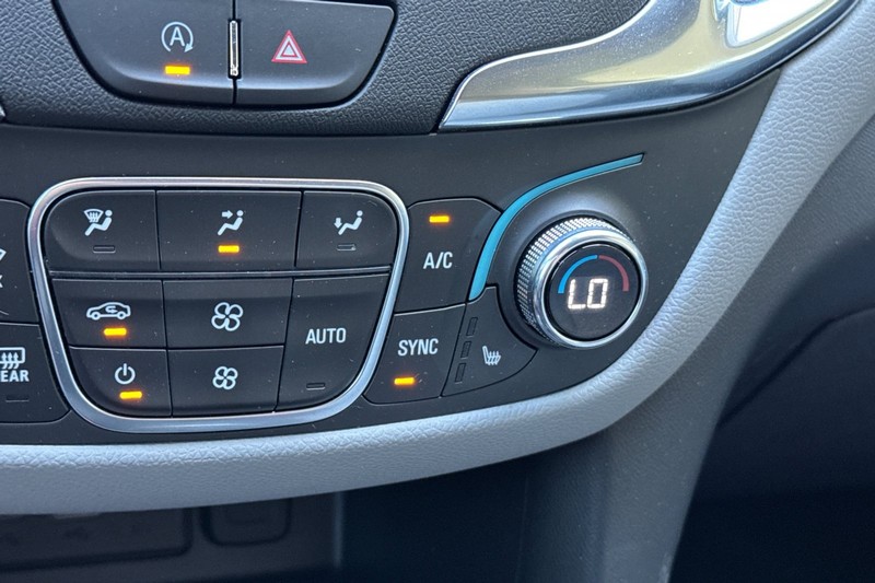 Chevrolet Equinox Vehicle Full-screen Gallery Image 30