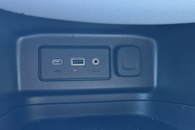 Chevrolet Equinox Vehicle Full-screen Gallery Image 31