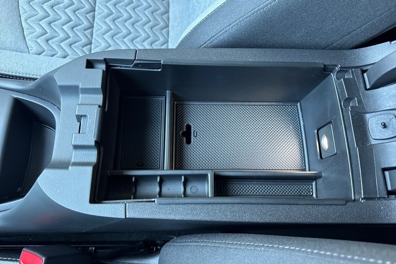 Chevrolet Equinox Vehicle Full-screen Gallery Image 32