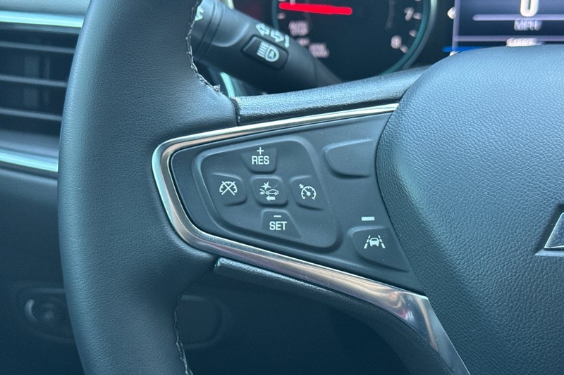 Chevrolet Equinox Vehicle Full-screen Gallery Image 36
