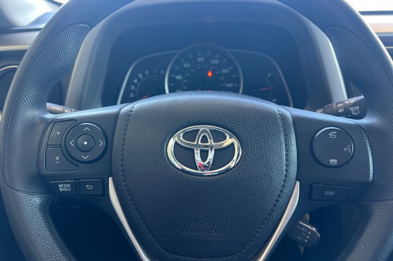 Toyota RAV4 Vehicle Full-screen Gallery Image 33