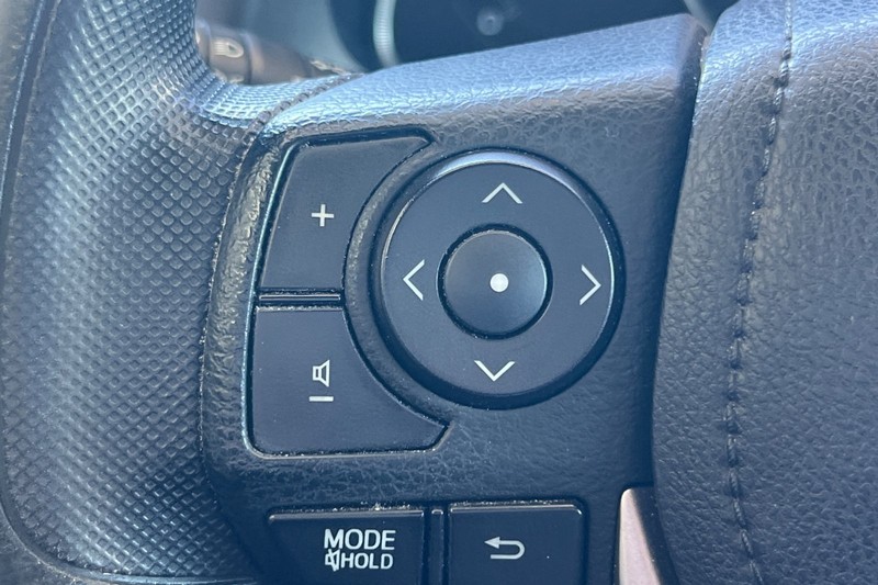 Toyota RAV4 Vehicle Full-screen Gallery Image 34